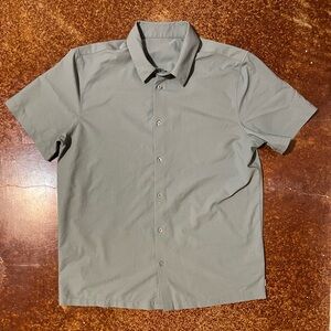 Vuori Button Down Short Sleeve Shirt